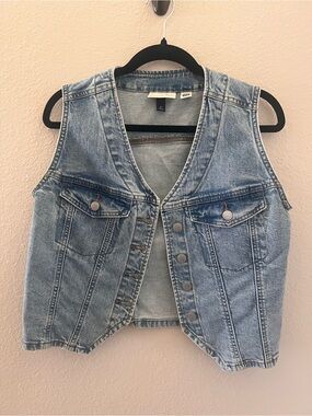 Universal Thread Light Wash Denim Vest - Women